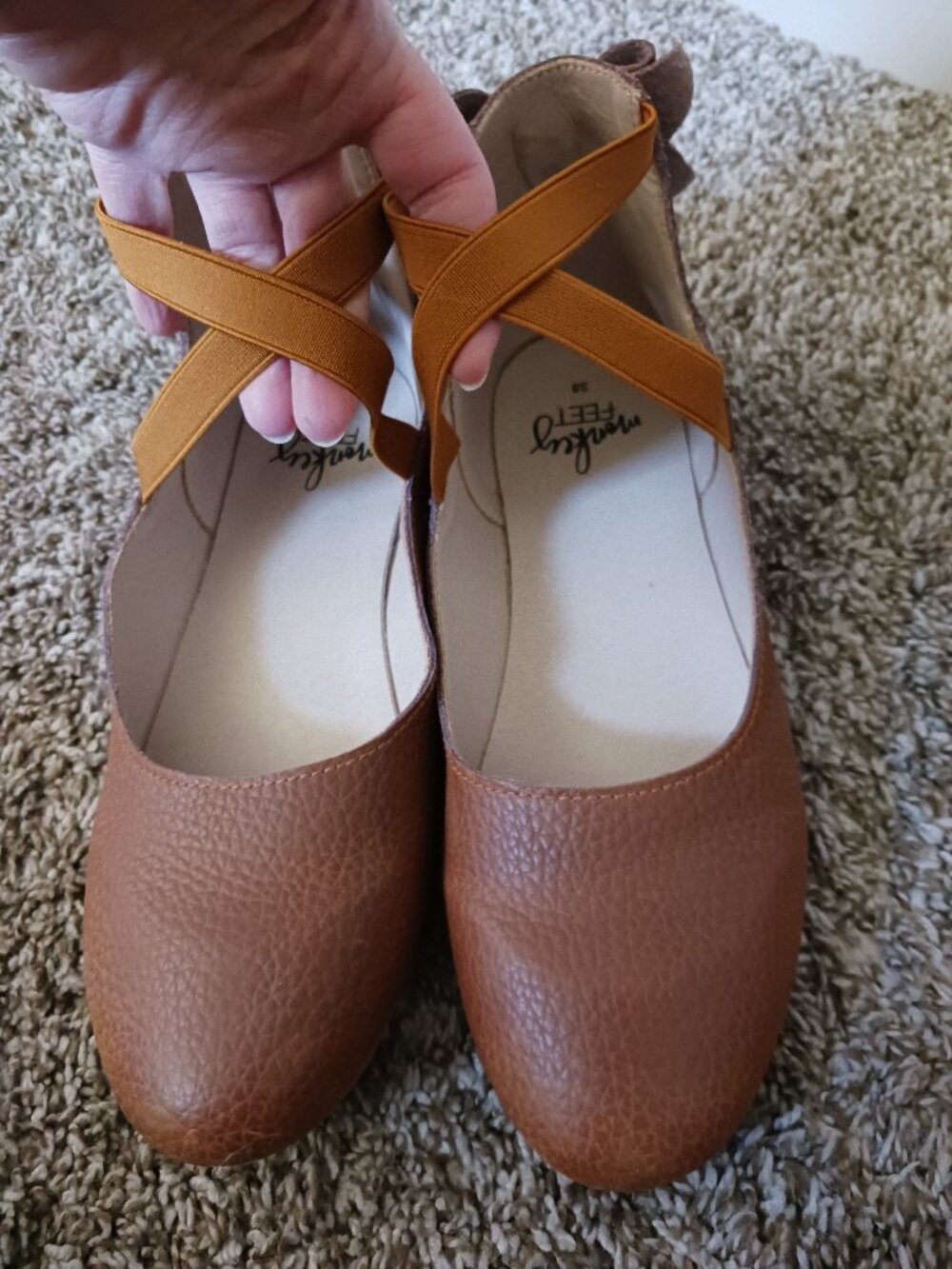 Monkeyfeet Women's bow back flats 38